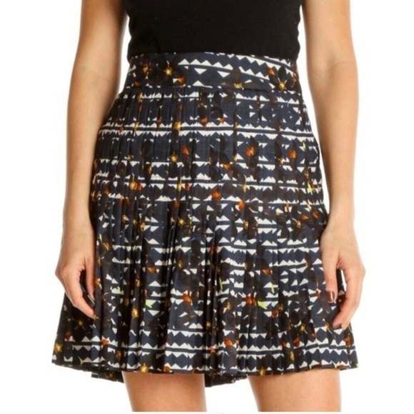 J. Crew Dresses & Skirts - J. Crew Navy White Lattice Floral Pleated Preppy Chiffon Mini Skirt Sz 10
